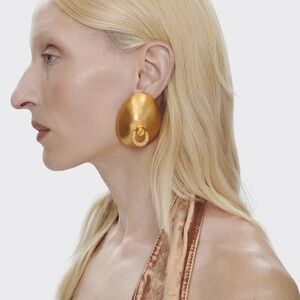 Schiaparelli Style Nipple Seashell Earrings